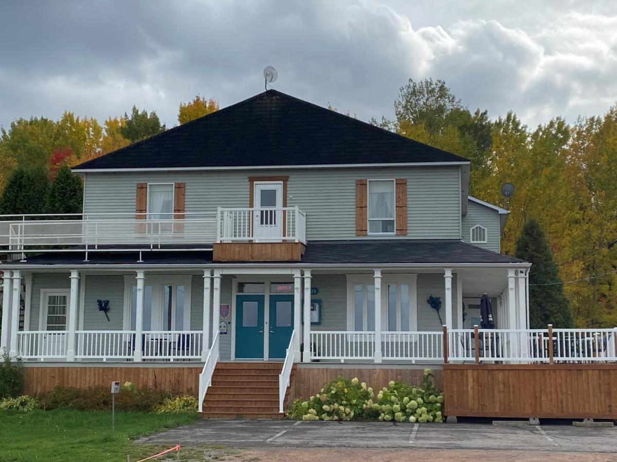 Auberge Presbytere Mont Lac-Vert Hébertville Exterior foto
